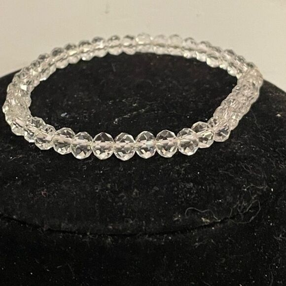 8” Vintage 1980s stackable stretch bracelet with 52 clear beads - Picture 1 of 5
